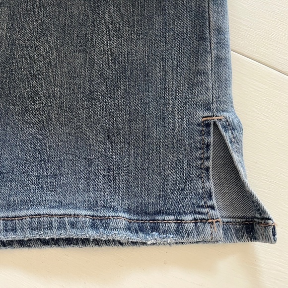 Judy Blue Jeans - Picture 2 of 7